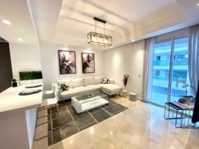 Modern apartment with pool at CFC